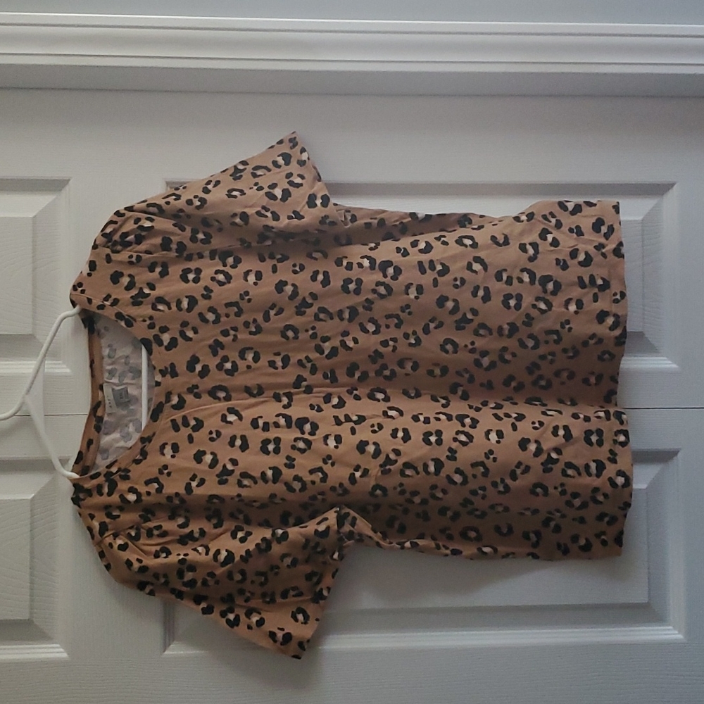 Leopard tshirt